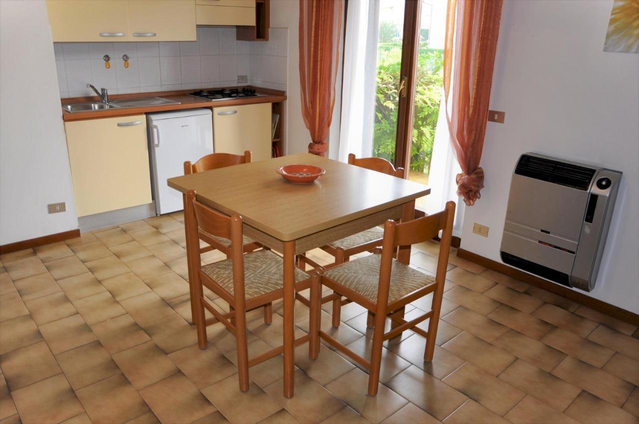 Appartamento In Lazise/gardasee 21939 *